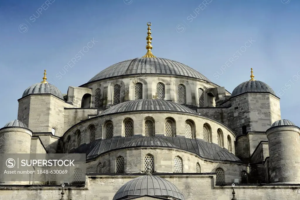 Domes of the Sultan Ahmed Mosque or Blue Mosque, Sultanahmet, historic district, a UNESCO World Heritage Site, Istanbul, Turkey, Europe
