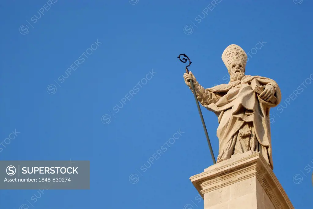 Bishop Zosimo, statue, Cathedral of Santa Maria delle Colonne, St. Mary of the Columns, Piazza Duomo, Ortygia island, historical centre of Syracuse, S...