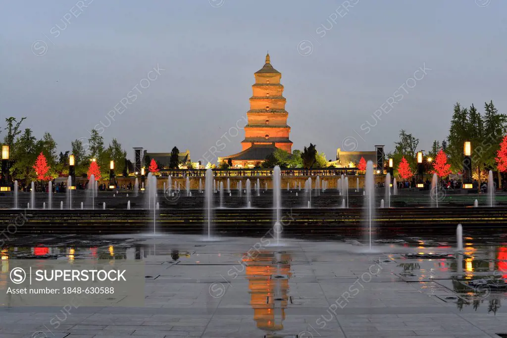 Trick fountains in front of the Giant Wild Goose Pagoda or Big Wild Goose Pagoda, Chinese Dayan Ta, Xian, China, Asia