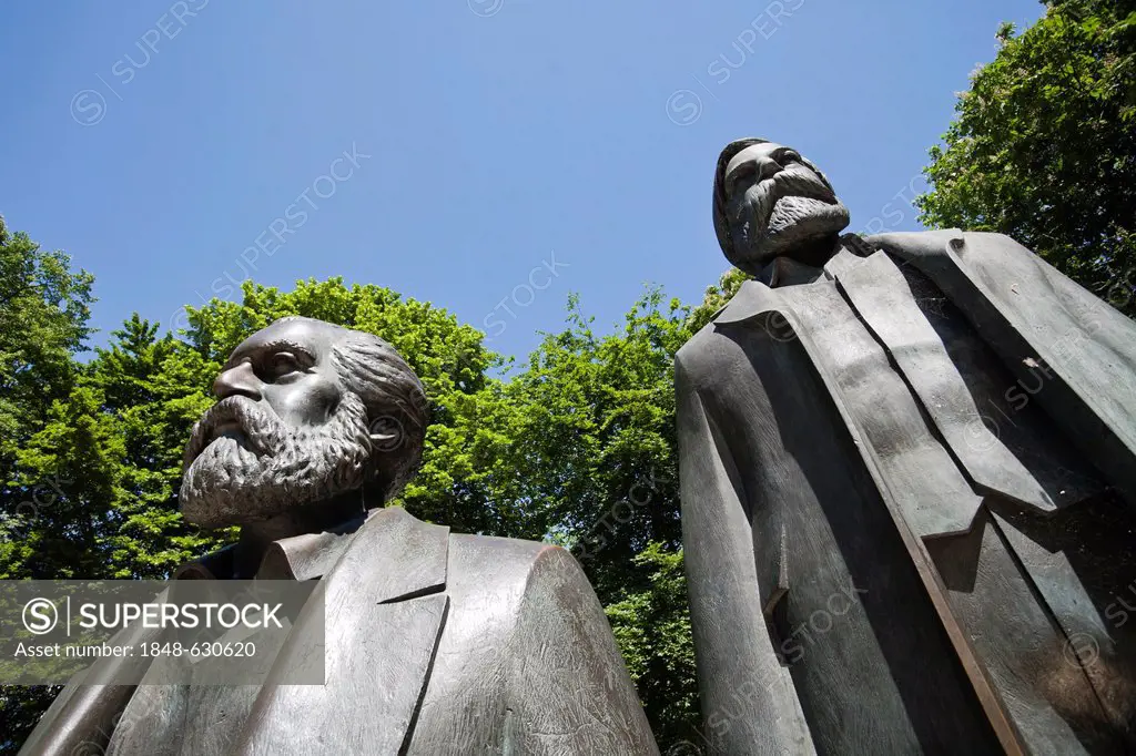 Marx-Engels-Denkmal monument, Mitte district, Berlin, Germany, Europe