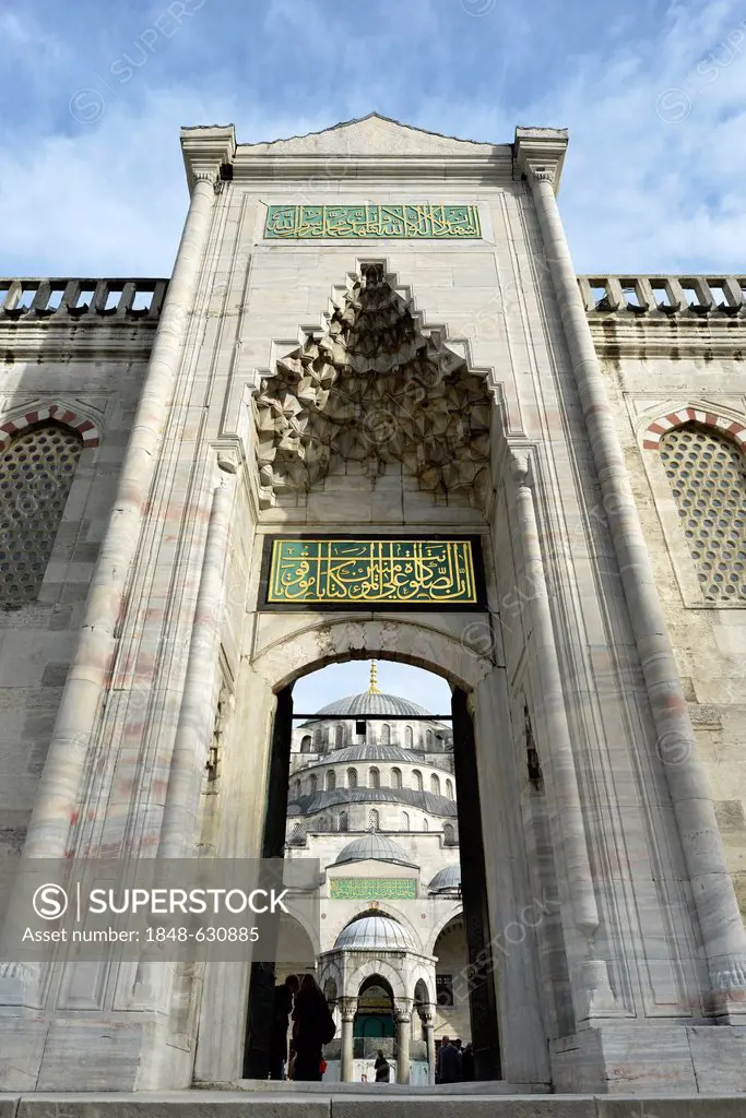 Arabic inscription above the entrance, Sultan Ahmed Mosque or Blue Mosque, Sultanahmet, historic district, a UNESCO World Heritage Site, Istanbul, Tur...
