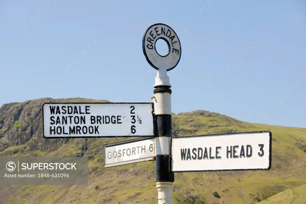 Road sign, Wastwater, Greendale, Wasdale Head, Wasdale Valley, Lake District National Park, Cumbria, England, United Kingdom, Europe