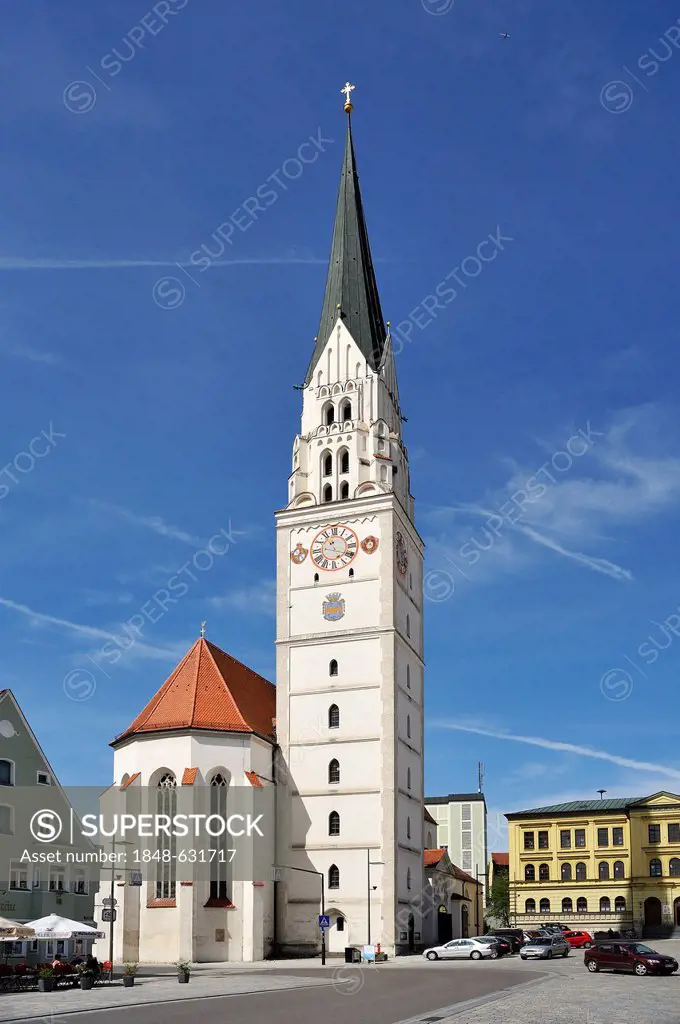 Parish church of St. John the Baptist, tower was completed in 1531, Oberer Hauptplatz square, Pfaffenhofen, Upper Bavaria, Bavaria, Germany, Europe