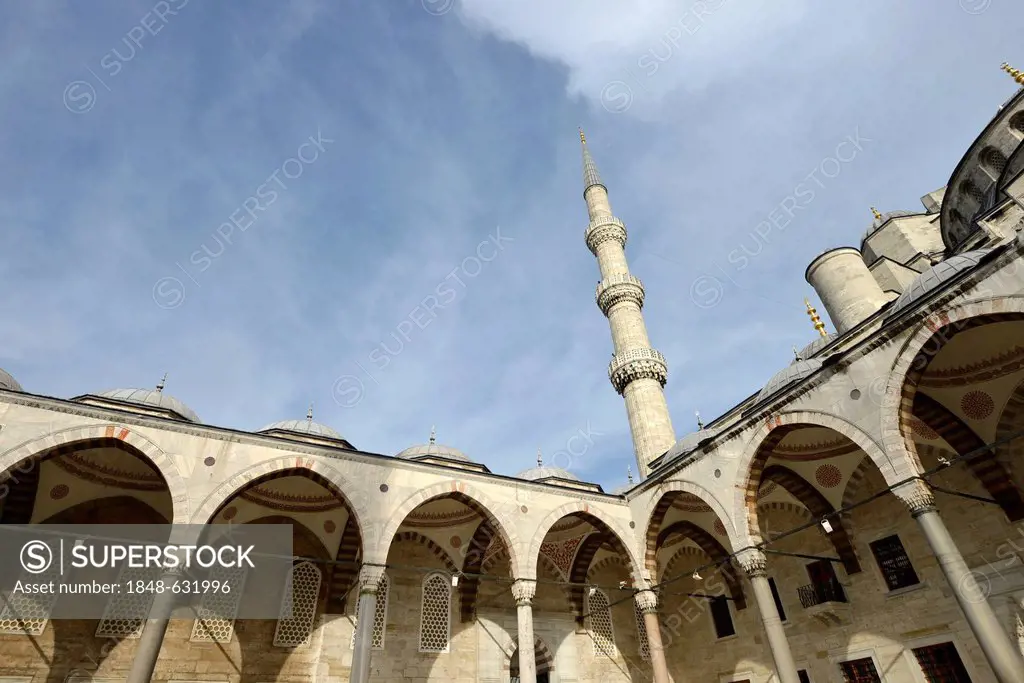 Courtyard and minarets, Sultan Ahmed Mosque or Blue Mosque, Sultanahmet, historic district, a UNESCO World Heritage Site, Istanbul, Turkey, Europe