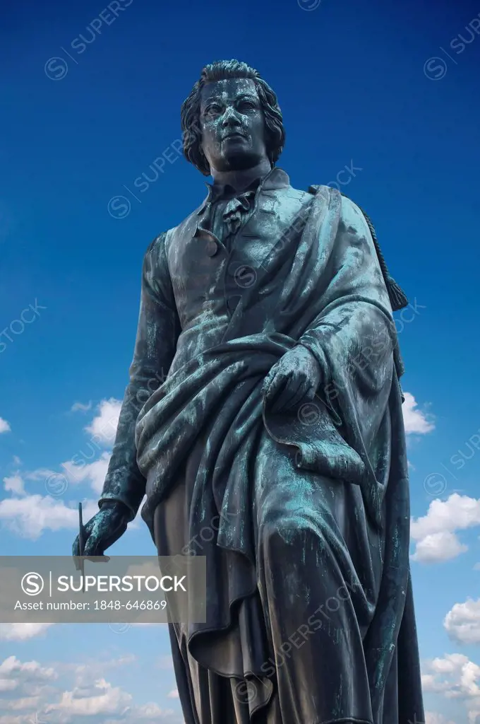 Bronze statue of Mozart on Mozartplatz square, 1842, Salzburg, UNESCO World Heritage Site, Austria, Europe