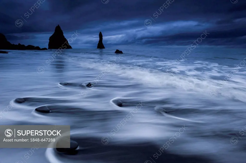 Reynisdrangar rock formation near Vik í Mýrdal, black sandy beach, southern coast, Iceland, Europe