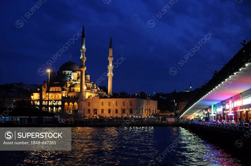 Yeni Cami Mosque at the blue hour, historic town centre, Istanbul, Turkey, Europe