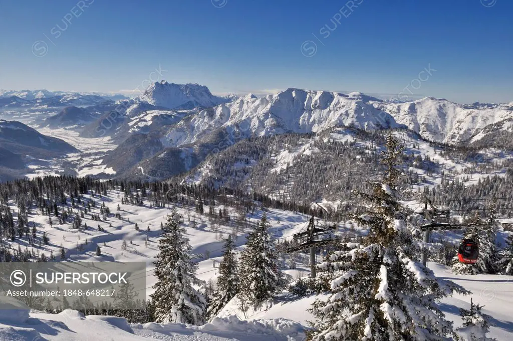 Gondola lift or cable car, Steinplatte skiing region, Reit im Winkl, Chiemgau region, border area of Bavaria, Germany with Waidring, Tyrol, Austria, E...