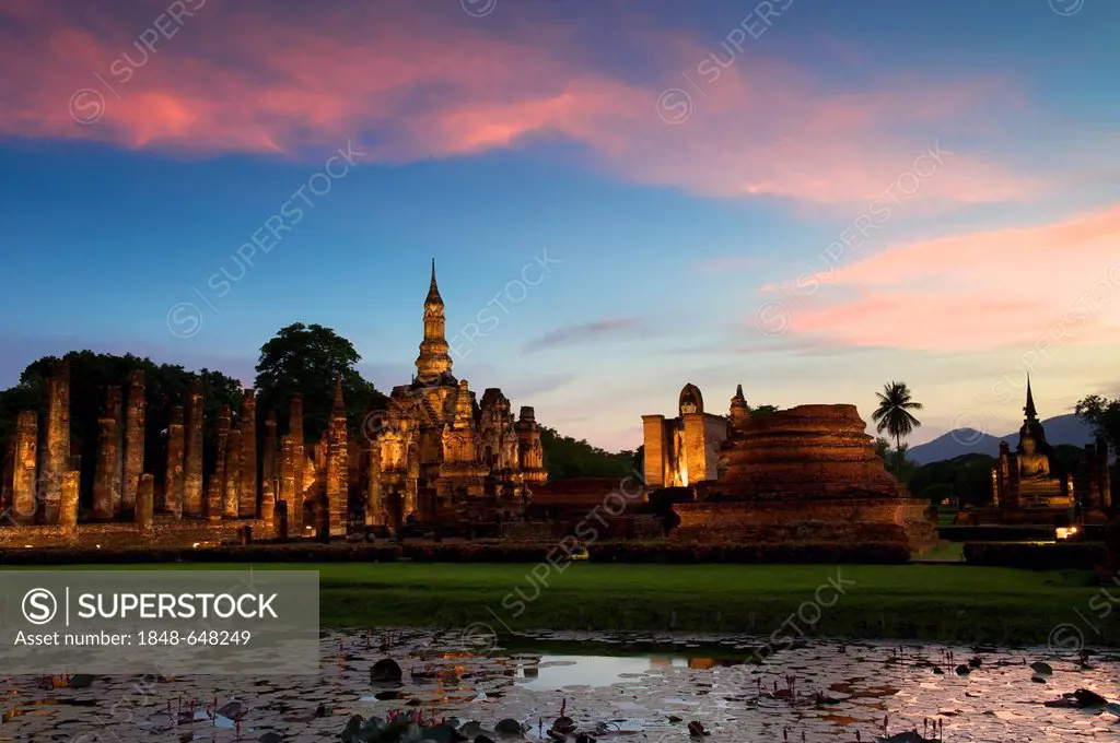 Wat Mahathat, Sukhothai Historical Park, Sukhothai, Thailand, Asia
