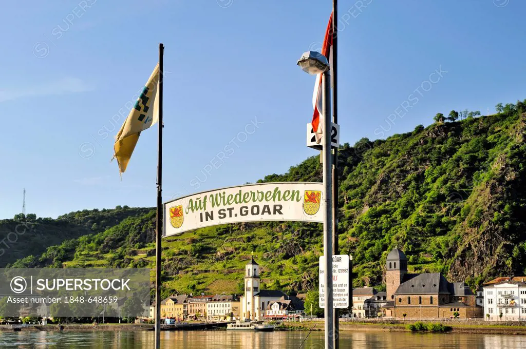 St Goar ferry station with view of Sankt Goarshausen, UNESCO World Heritage Site, Upper Middle Rhine Valley, Rhineland-Palatinate, Germany, Europe