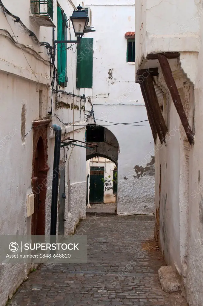 Small alley in the Kasbah, Unesco World Heritage site, historic district of Algiers, Algeria, Africa