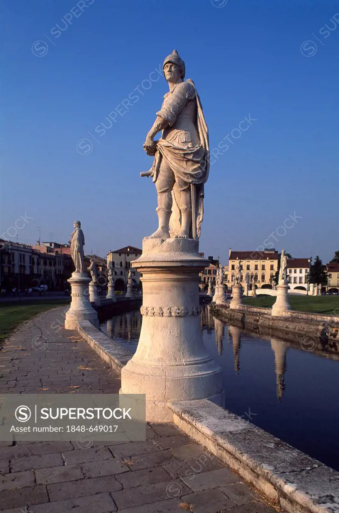 Prato della Valle square, Padova, Veneto, Friuli, Italy, Europe