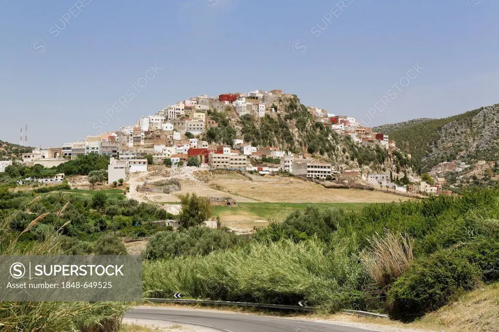 View of the holy town of Mouley Idris or Moulay Idriss, Meknes, Meknès-Tafilalet, Morocco, Maghreb, North Africa, Africa