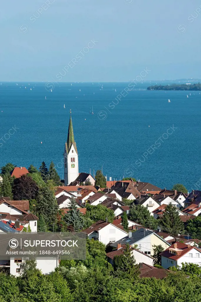 View across Lake Constance with the village of Sipplingen, Lake Constance region, Baden-Wuerttemberg, Germany, Europe