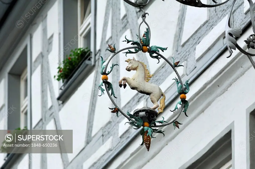 Hanging sign of Weisses Ross Hotel, market square, Kulmbach, Upper Franconia, Bavaria, Germany, Europe