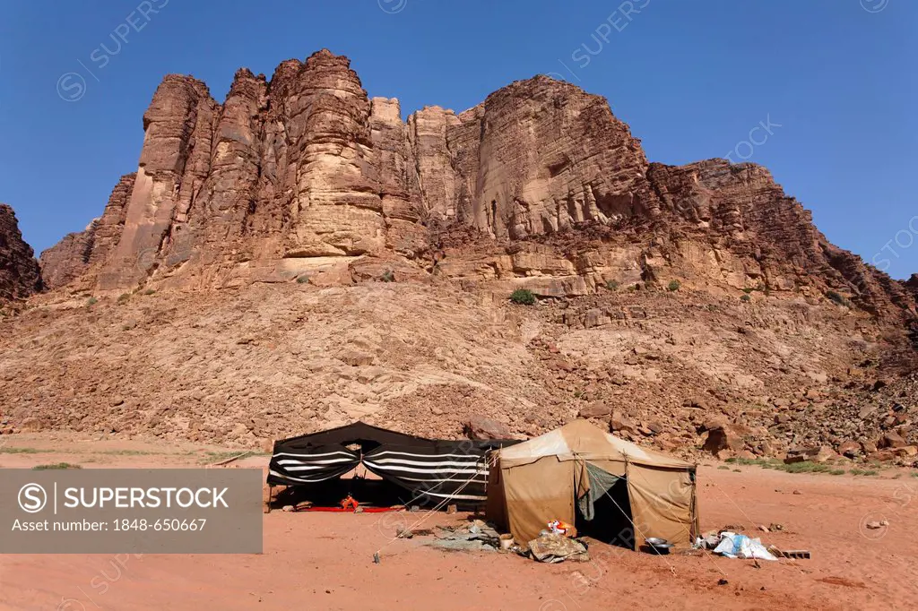 Mountain with Lawrence's Spring, Bedouin camp, Lawrence of Arabia, desert, Wadi Rum, Hashemite Kingdom of Jordan, Middle East, Asia