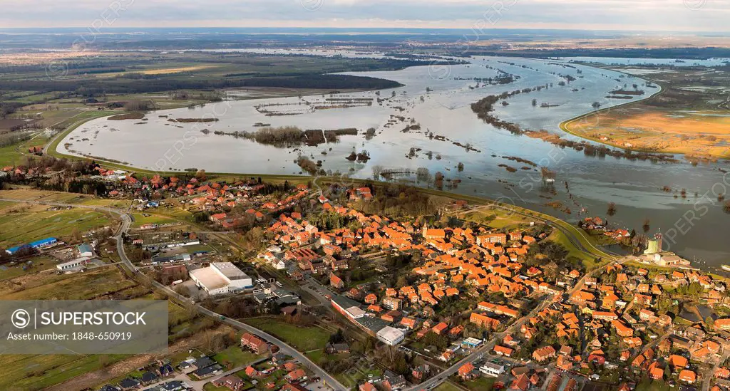 Aerial view, Bleckede, Elbe River, Elbe Valley Nature Park, winter floods, Lower Saxony, Germany, Europe