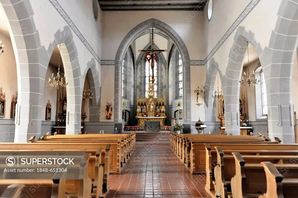 Interior view, altar and nave, parish church of St. Martin, Staufen im Breisgau, southern Black Forest, Baden-Wuerttemberg, Germany, Europe