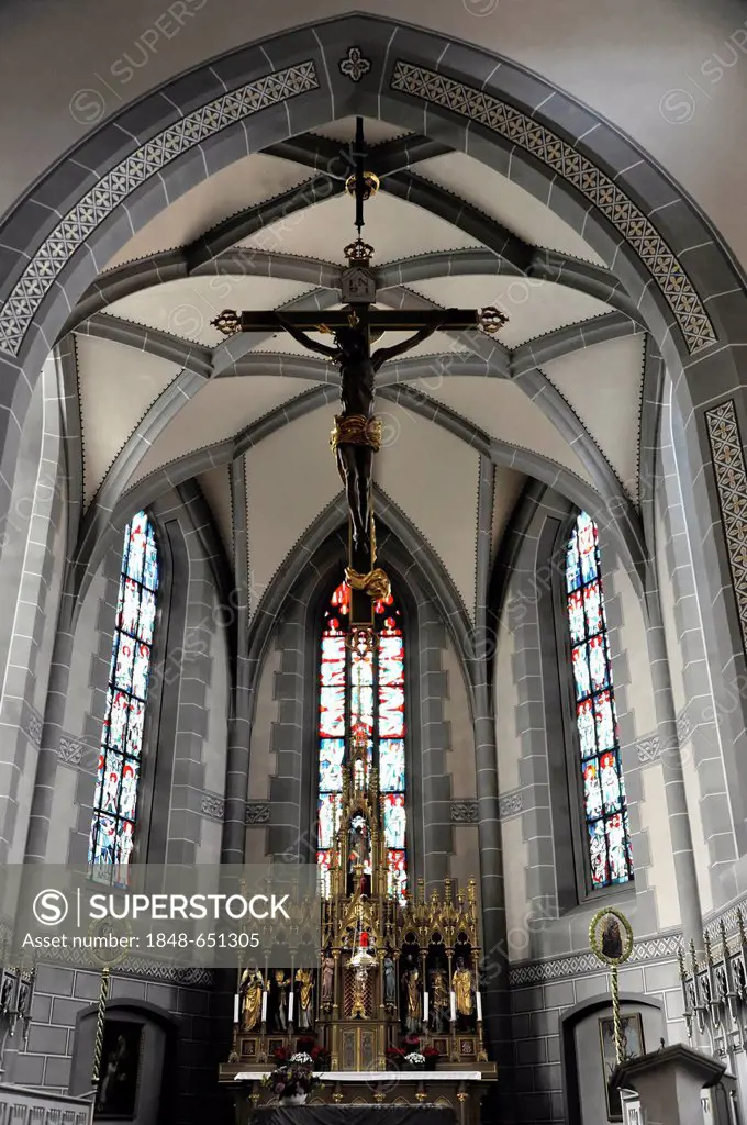 Interior view, choir and altar area, parish church of St. Martin, Staufen im Breisgau, southern Black Forest, Baden-Wuerttemberg, Germany, Europe