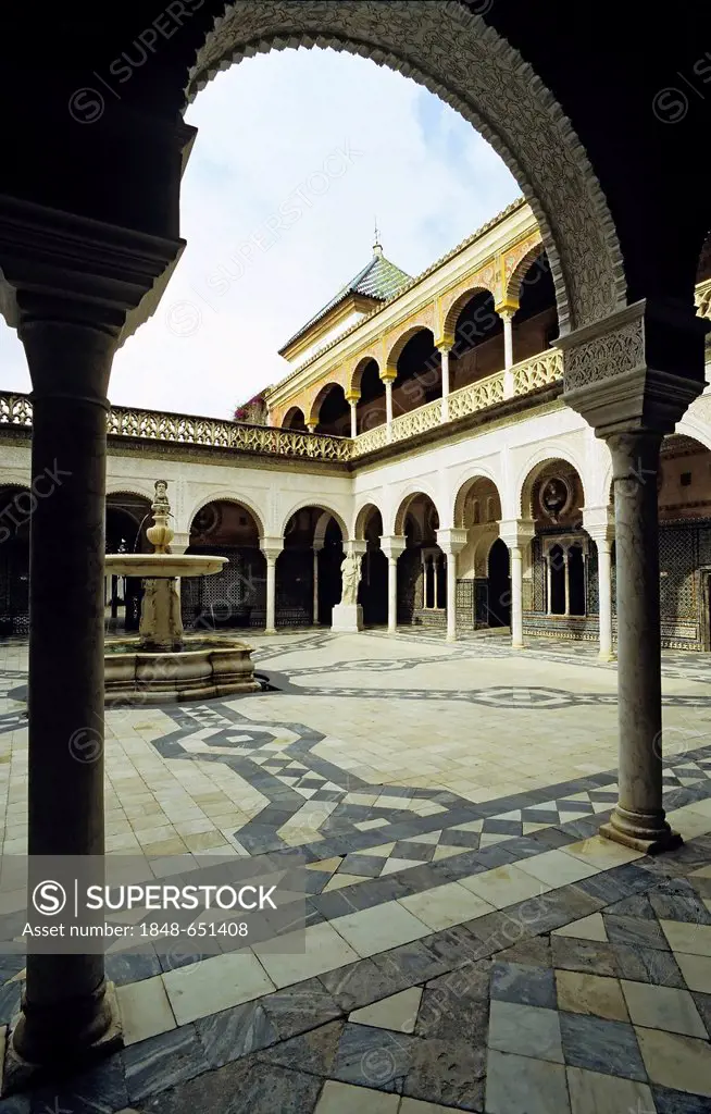 Arcade court with a fountain, Casa de Pilatos palace, Pilate's House, Seville, Andalusia, Spain, Europe