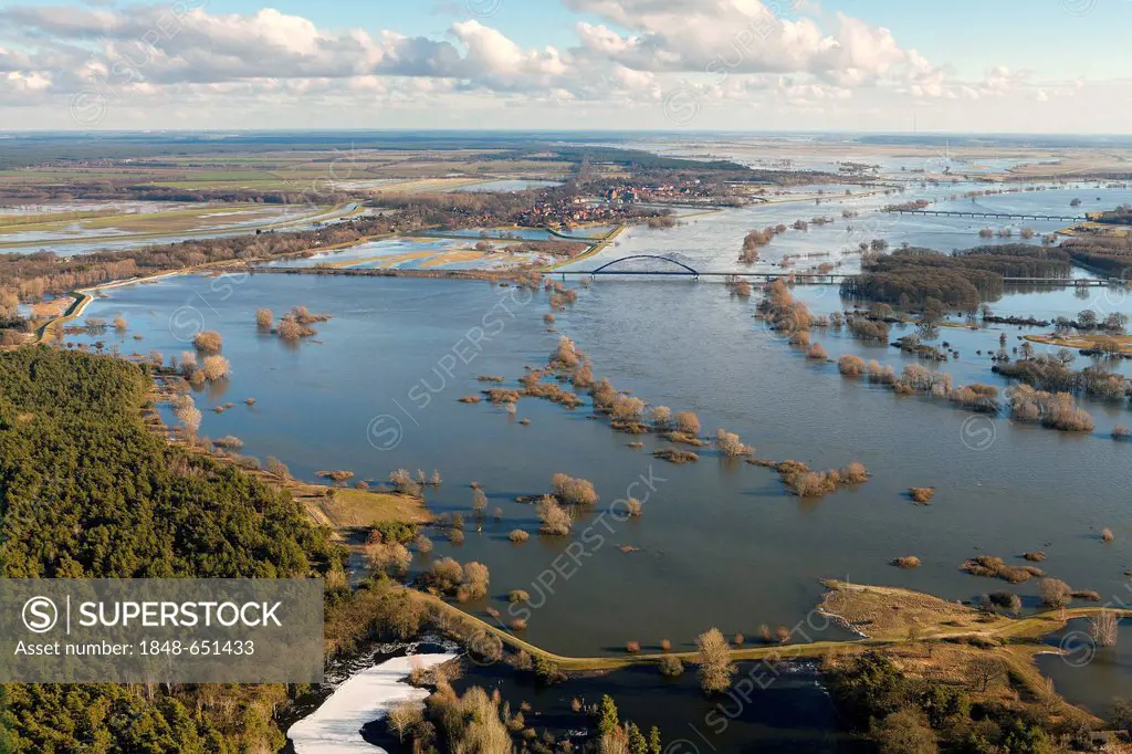 Aerial view, Doemitz, Elbe River, Elbe Valley Nature Park, winter floods, Mecklenburg-Western Pomerania, Germany, Europe
