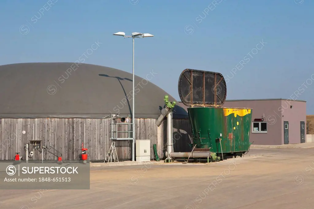 Biogas plant of the Fellbach municipal utility company, fermentation of biomass, Fellbach, Baden-Wuerttemberg, Germany, Europe