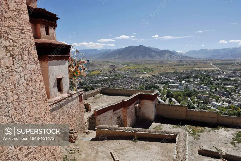 View from Dzong towards the historic town centre of Gyantse, Tibet, China, Asia