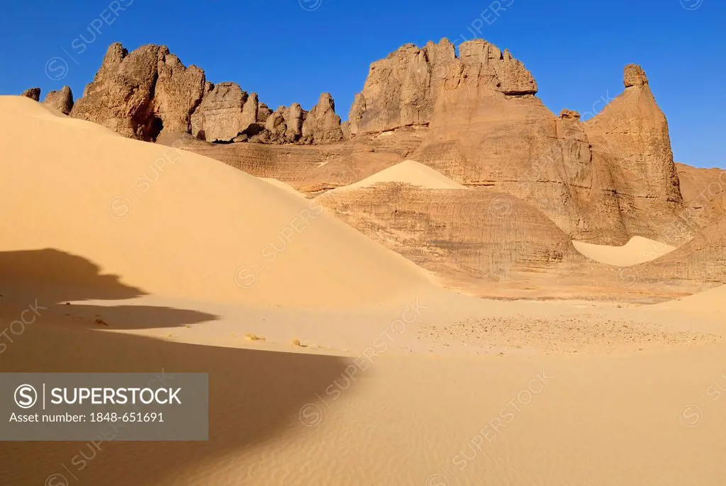 Sandstone rock formation of Tin Akachaker, Tassili du Hoggar, Wilaya Tamanrasset, Algeria, Sahara desert, North Africa