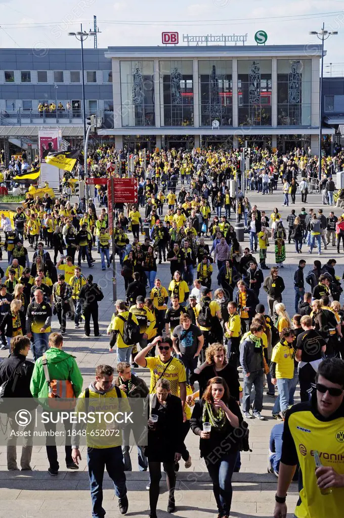 Championship celebrations, cup celebrations, football club BVB Borussia Dortmund, fans, main station, Dortmund, North Rhine-Westphalia, Germany, Europ...