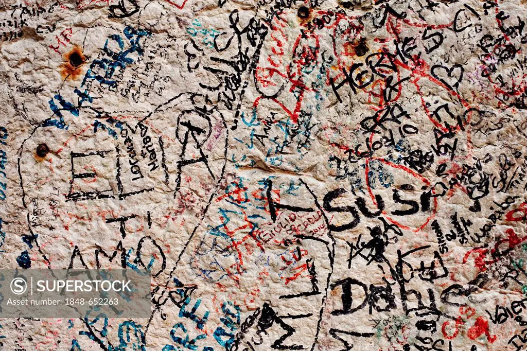 Graffiti covered wall, Casa di Giulietta, Juliet's House, Verona, Italy, Europe