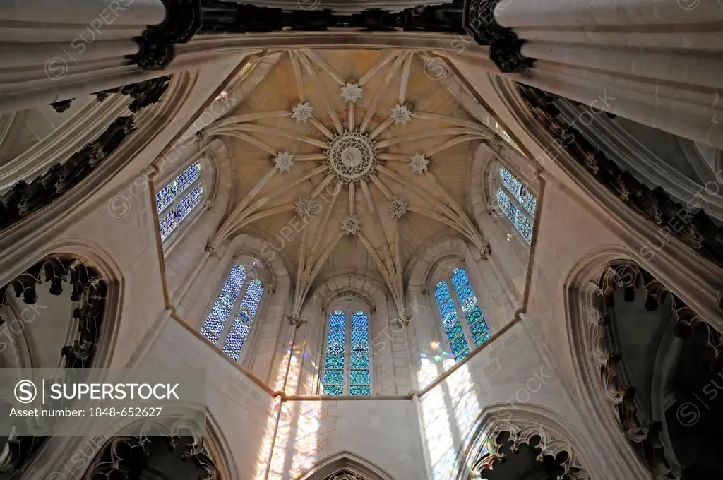 Interior view, vaulted ceiling, Gothic basilica of the Dominican convent Mosteiro de Santa Maria da Vitoria, UNESCO World Heritage Site, Batalha, Port...