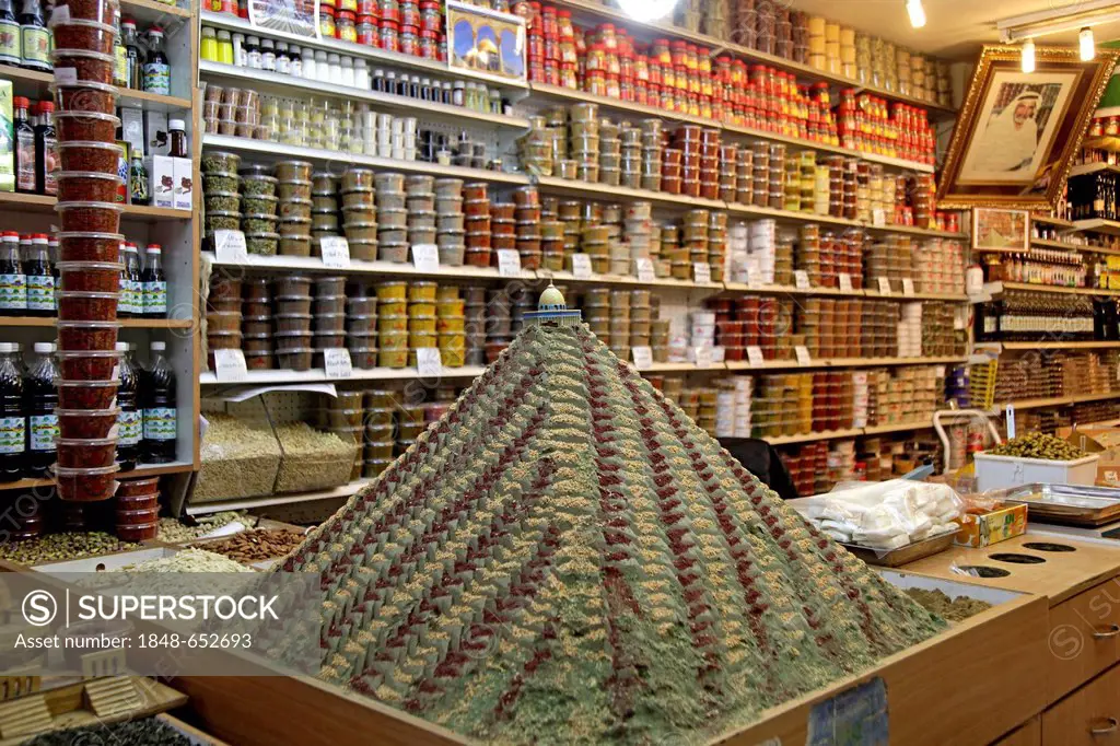 Spices, spice shop in the Old City of Jerusalem, Yerushalayim, Israel, Middle East