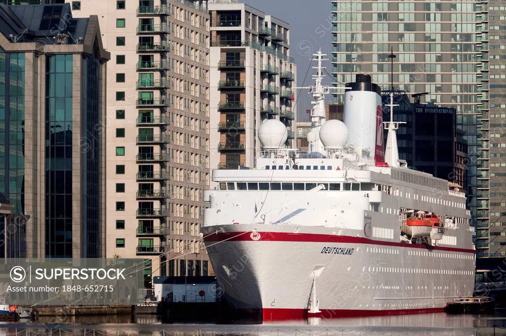 Cruise liner MS Deutschland moored at West India Dock at Canary Wharf during the 2012 Olympic Games in London, England, United Kingdom, Europe