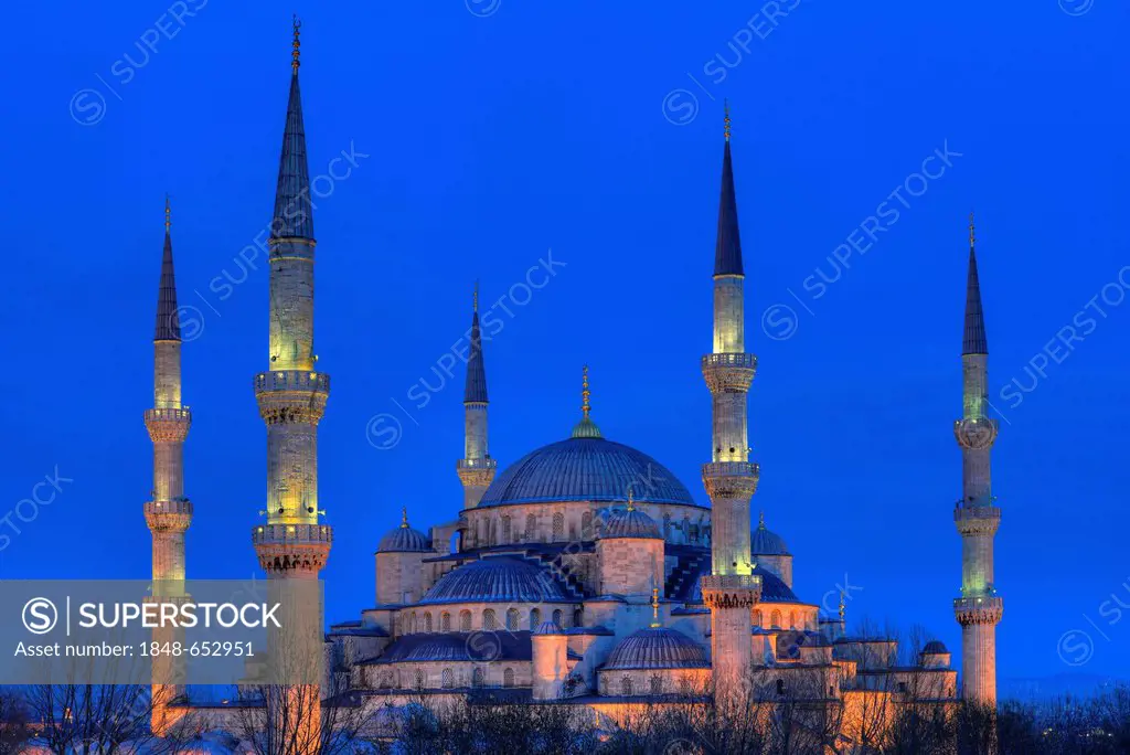 Sultan Ahmed Mosque or Blue Mosque, night shot, Sultanahmet, historic district, a UNESCO World Heritage Site, Istanbul, Turkey, Europe, PublicGround