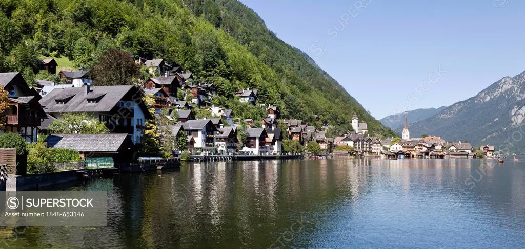 Hallstadt at Hallstaettersee Lake, Hallstatt Lake, Unesco World Heritage Site, Salzkammergut, Austria, Europe