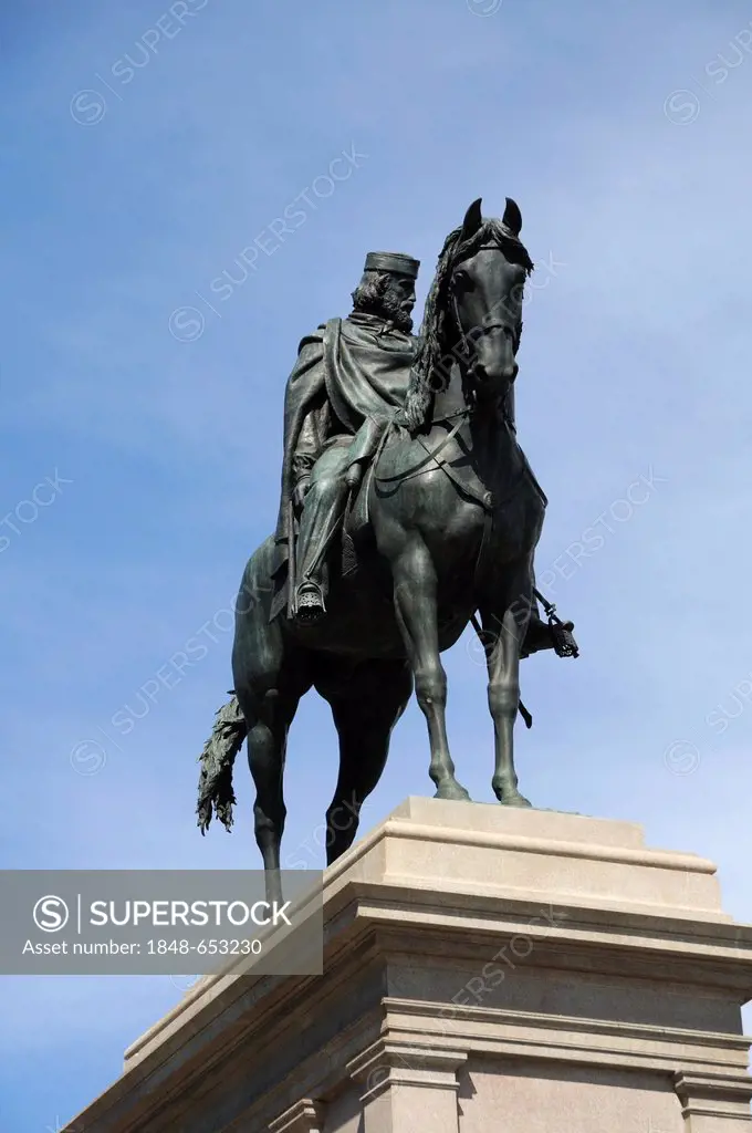 Equestrian statue of Giuseppe Garibaldi, Piazzale Garibaldi, Rome, Italy, Europe