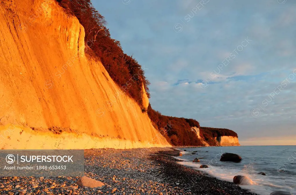 Sunrise on the coast in Jasmund National Park, Ruegen, Mecklenburg-Western Pomerania, Germany, Europe