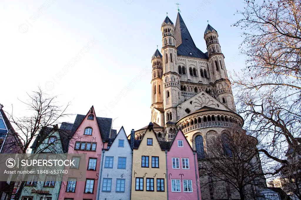 Houses in the historic district and Great St. Martin Church, Cologne, North Rhine-Westphalia, Germany, Europe