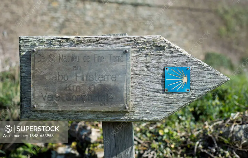 Signpost for the Camino de Santiago, Way of St. James, Finistère department of Brittany, France, Europe