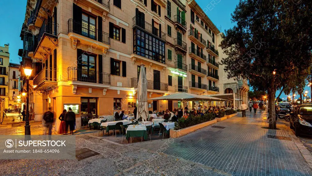 Cabalito de Mar, trendy bar on Paseo Sagrera, Parc de la Mar, old town, Ciutat Antiga, Palma de Mallorca, Majorca, Balearic Islands, Spain, Europe