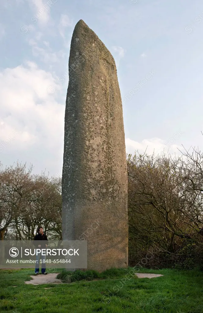 Menhir of Kerloas, tallest standing stone to remain erect in France, Plouarzel, Finistère department of Brittany, France, Europe