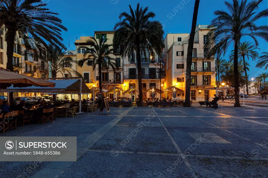 Restaurants on Paseo Sagrera, Parc de la Mar, old town, Ciutat Antiga, Palma de Mallorca, Majorca, Balearic Islands, Spain, Europe