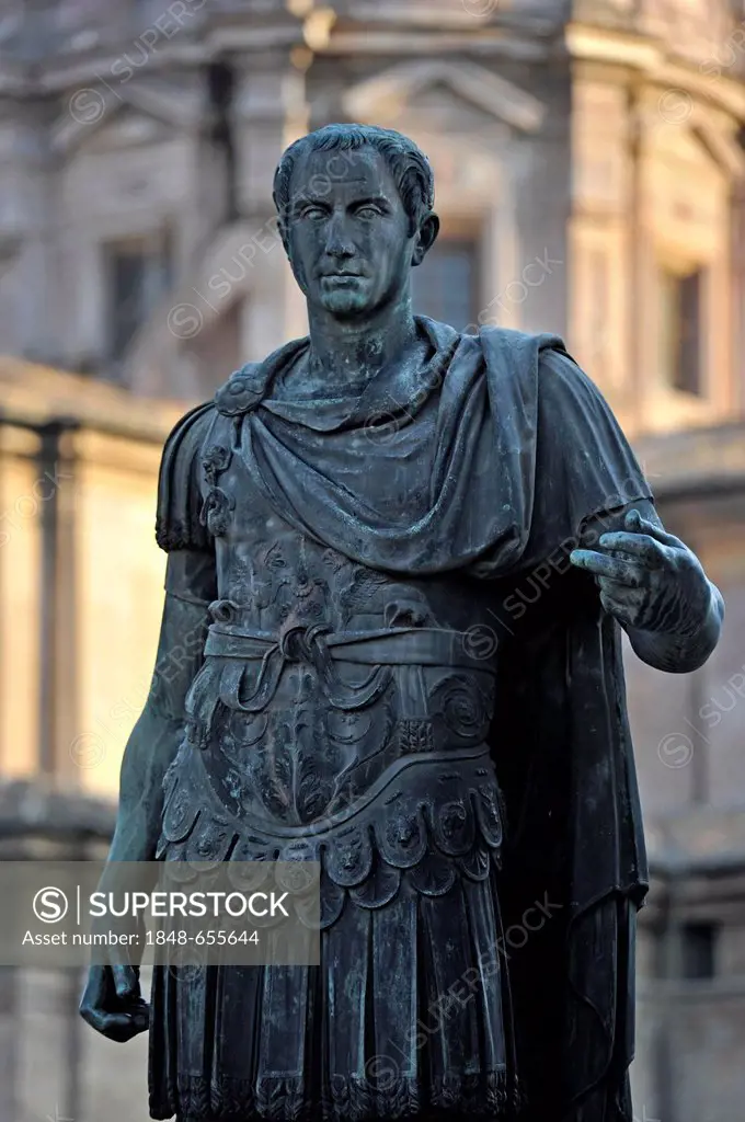 Bronze statue of the Roman Emperor Gaius Julius Caesar at Caesar's Forum, Via dei Fori Imperiali, Rome, Lazio, Italy, Europe