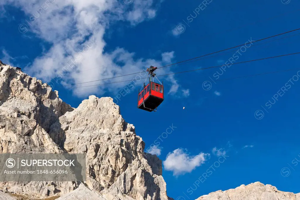 Cable car, Mt Lagazuoi, 2778 metres, Falzarego Pass, Dolomites, Italy, Europe