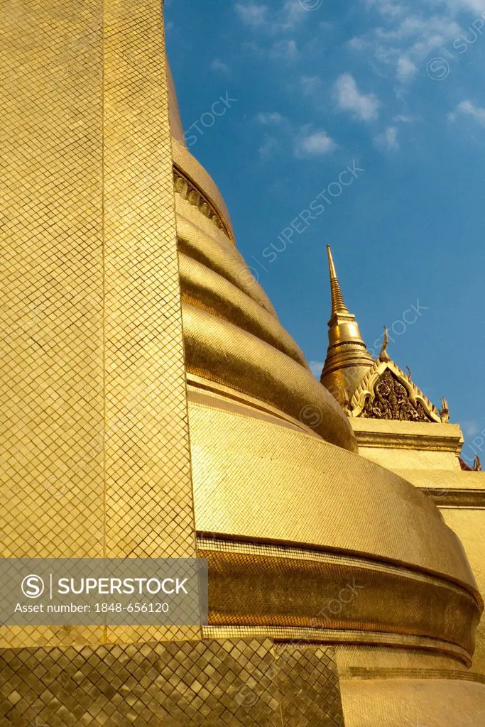 Wat Phra Kaeo Temple, Phra Sri Rattana Chedi, Cloud Tower, Bangkok, Thailand, Asia