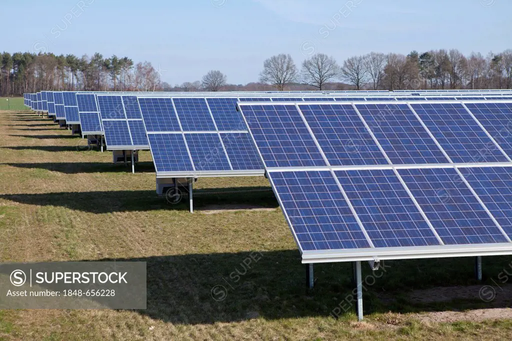 Solar farm near Suedergellersen near Lueneburg, Lower Saxony, Germany, Europe