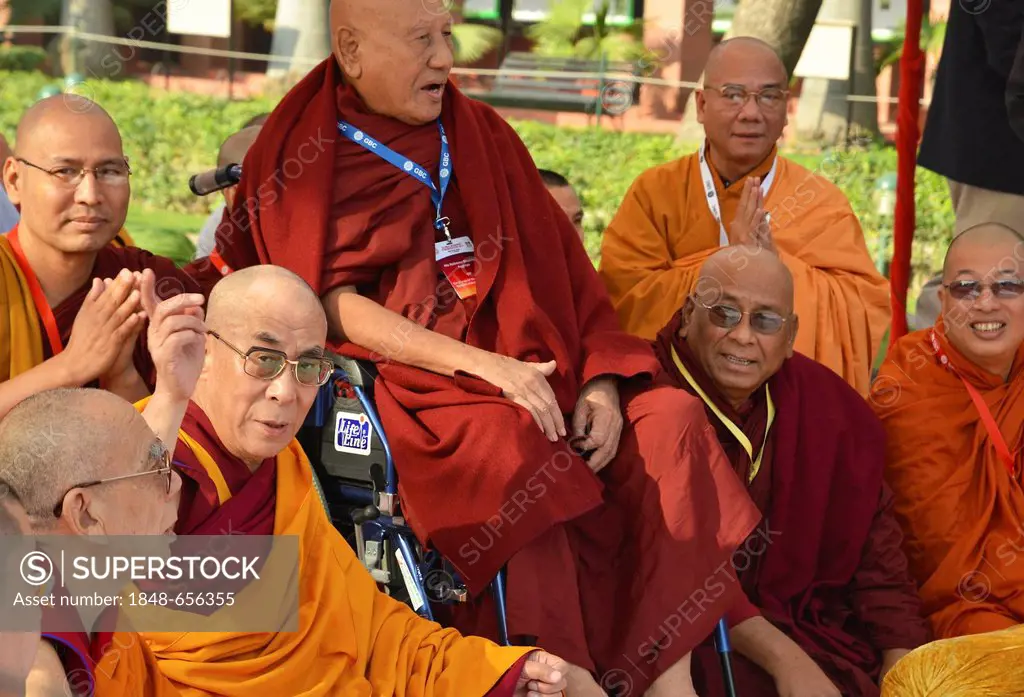 The Dalai Llama and other high Buddhist dignitaries from Burma, Laos, Cambodia meet for common prayer, Global Buddhist Congregation, 2011, at Gandhi S...