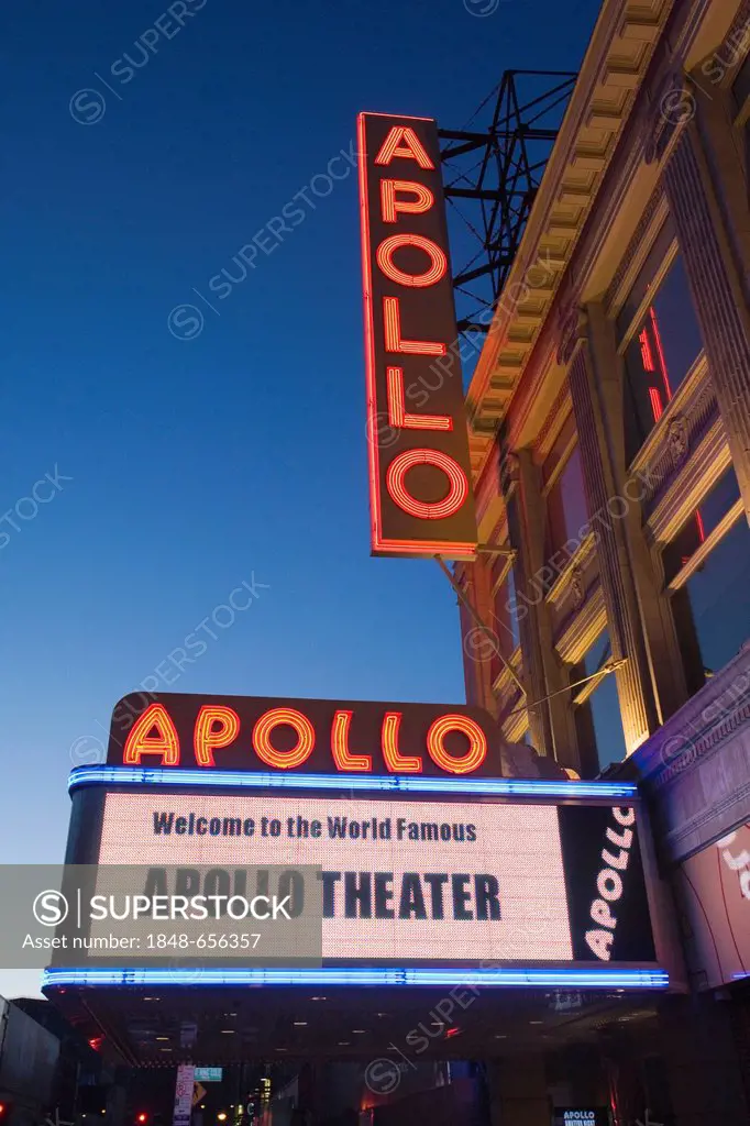 The Apollo Theatre in Harlem, West 125th Street, one of the most famous clubs for African-American pop music, New York City, New York, USA, North Amer...