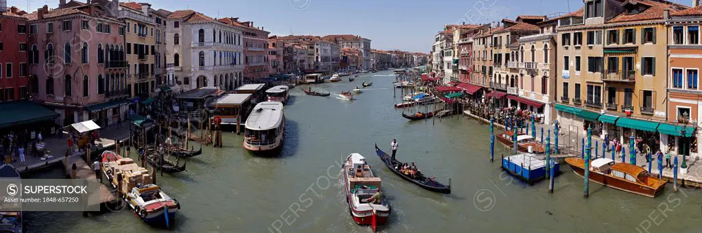 Grand Canal near the Rialto Bridge, Venice, Italy, Europe