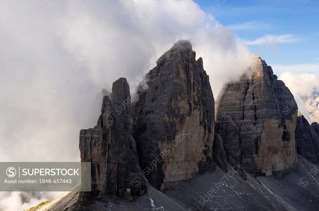 View of the Tre Cime di Lavaredo peaks as seen from Paternkofel mountain, Hochpustertal valley, Dolomites, Province of Bolzano-Bozen, Italy, Europe